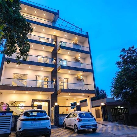 فندق Kds Residency نويدا الكبرى المظهر الخارجي الصورة