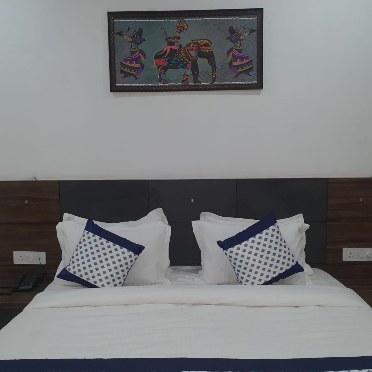 فندق Kds Residency نويدا الكبرى المظهر الخارجي الصورة